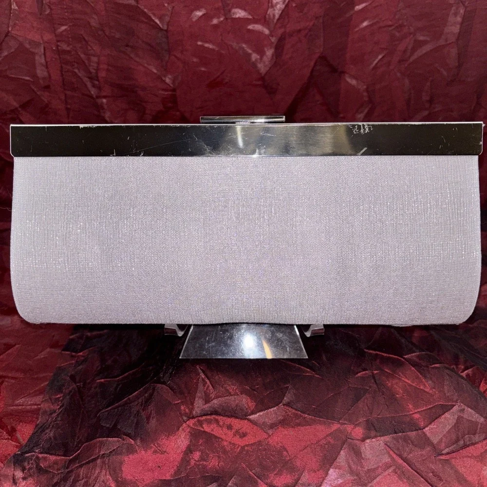 Estee & Lilly Silver Metallic Woven Shiny Chain Crossbody Clutch Evening EUC
